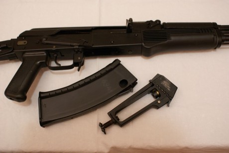Buenas,
Vendo AK74 de la empresa Izhmash de Rusia, no es una réplica, es un autentico AK modificado para 21