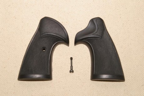 Hola buenas.
Estoy buscando unas cachas para mi revólver astra 357 Magnum. Si alguien sabe de alguna armería, 81
