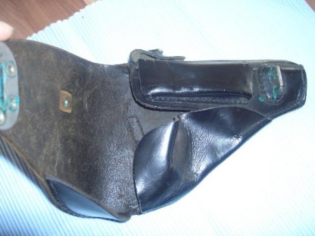 Hace unos días encontré por casualidad en una web extranjera un arma a la venta que hacía muchos años 50