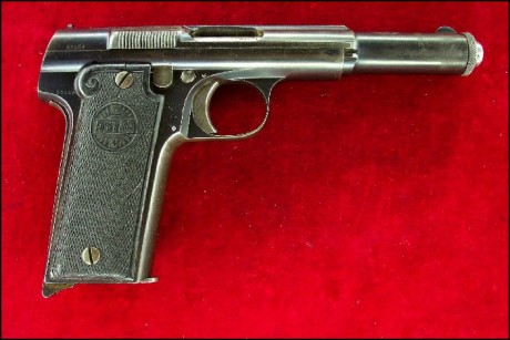 Hace unos días encontré por casualidad en una web extranjera un arma a la venta que hacía muchos años 161