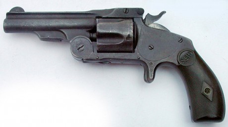 Hace unos días encontré por casualidad en una web extranjera un arma a la venta que hacía muchos años 100