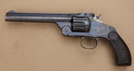 Hace unos días encontré por casualidad en una web extranjera un arma a la venta que hacía muchos años 81