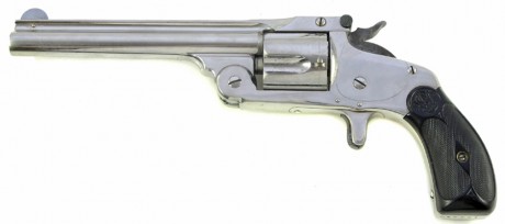 Hace unos días encontré por casualidad en una web extranjera un arma a la venta que hacía muchos años 150