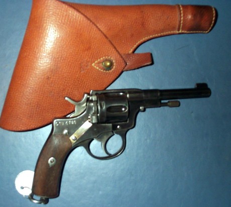 Hace unos días encontré por casualidad en una web extranjera un arma a la venta que hacía muchos años 70