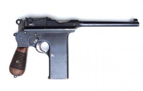 Hace unos días encontré por casualidad en una web extranjera un arma a la venta que hacía muchos años 71