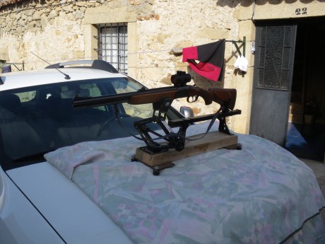 Hola compañeros estoy buscando una foto donde sale un banco de tiro casero para centrar el rifle, estaba 11
