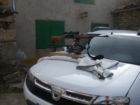 Hola compañeros estoy buscando una foto donde sale un banco de tiro casero para centrar el rifle, estaba 21