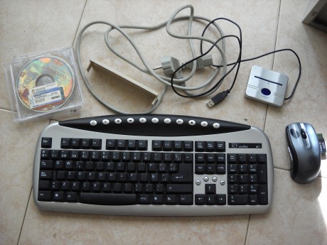 Vendo este PC,tiene unos 10 años.
Placa base K7S41GX
Procesador AMD Atlon 1800
Disco de 80 Gb
RAM original 10