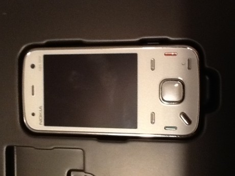 Hola amigos vendo, totalmente nuevo un Nokia N86 8MP. Color Blanco, lo mejor de este móvil es la cámara 01