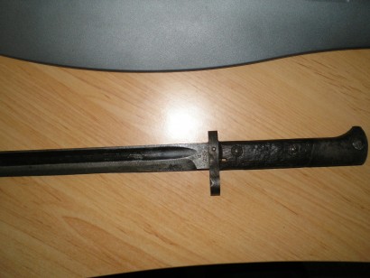 Hace poco adquirí este que parece al de paraca argentino, está marcado E P  28 en la empuñadura, parece 91