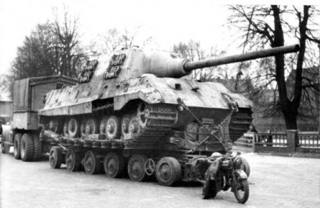 Para todos lo que creen que el Tiger II fue una gran proeza alemana, les invito a debatir este vehiculo. 00