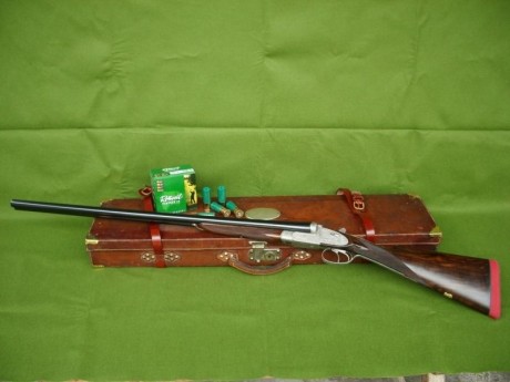 La escopeta de cañones yuxtapuestos, en nuestro lenguaje popular paralela o plana es la escopeta de caza 152