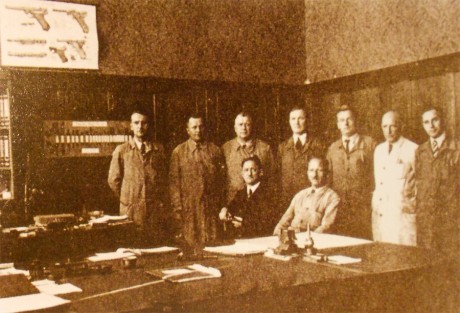 Hace unos días encontré por casualidad en una web extranjera un arma a la venta que hacía muchos años 141