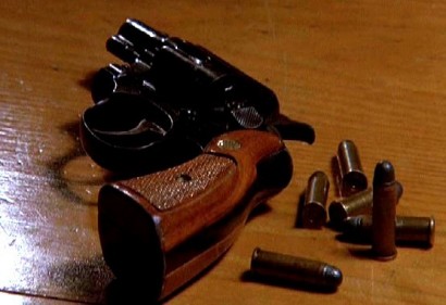 Compañeros,

En vista de las ganas de algunos (Elcafe, Wilcow, Vrakk, etc) por adivinar armas de películas 10