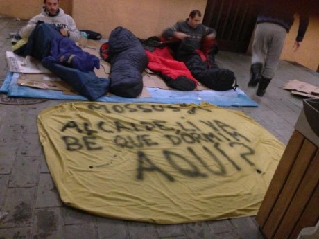  CiU desaloja a varios mossos en Vielha
La fría noche del lunes al martes la pasaron al raso, con temperaturas 61