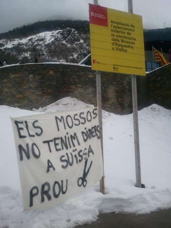  CiU desaloja a varios mossos en Vielha
La fría noche del lunes al martes la pasaron al raso, con temperaturas 60