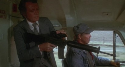 Compañeros,

En vista de las ganas de algunos (Elcafe, Wilcow, Vrakk, etc) por adivinar armas de películas 130