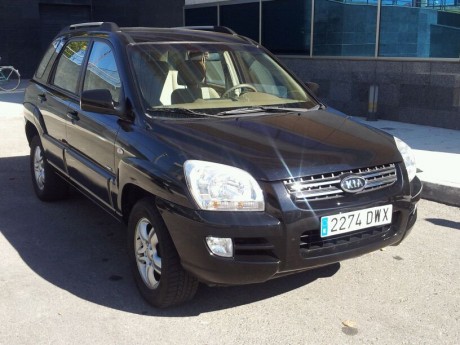Un compañero me pide que le ponga a la venta su vehículo:
Kia Sportage Diesel 2.0 4x4, 84.000 kms excelente 12