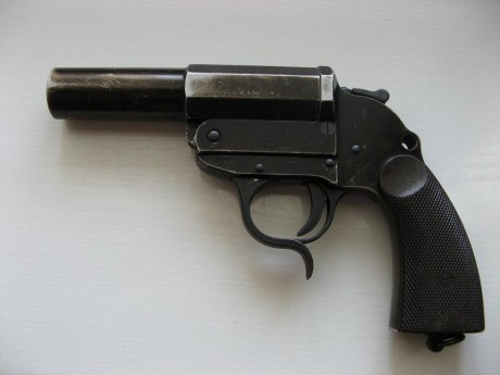 Hace unos días encontré por casualidad en una web extranjera un arma a la venta que hacía muchos años 70