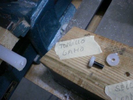 Buenas,aqui os pongo una idea que me surge del querer adaptar el sello de cuero de las cometas a otras 12