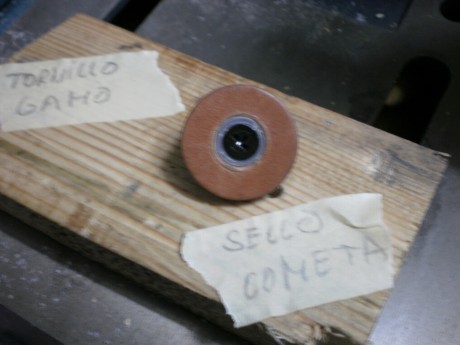 Buenas,aqui os pongo una idea que me surge del querer adaptar el sello de cuero de las cometas a otras 10