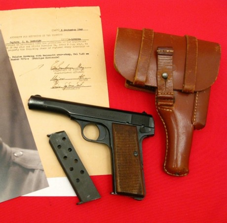 Hace unos días encontré por casualidad en una web extranjera un arma a la venta que hacía muchos años 102