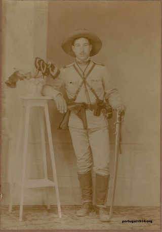 Hace unos días encontré por casualidad en una web extranjera un arma a la venta que hacía muchos años 70