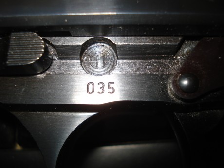 Hace unos días encontré por casualidad en una web extranjera un arma a la venta que hacía muchos años 102