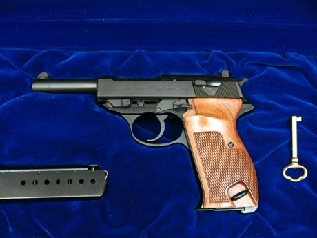 Hace unos días encontré por casualidad en una web extranjera un arma a la venta que hacía muchos años 60