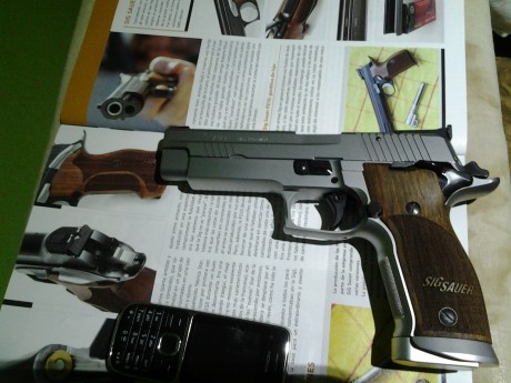 Con mi recién estrenada licencia f he adquirido mi primer arma, una xfive de segunda mano y aparentemente 10