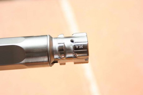 Muy buenas,

Por petición de algún miembro del foro voy a exponer unas fotografías de un gran rifle que 20