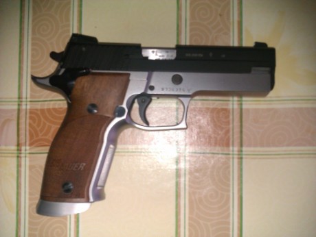 Con mi recién estrenada licencia f he adquirido mi primer arma, una xfive de segunda mano y aparentemente 100