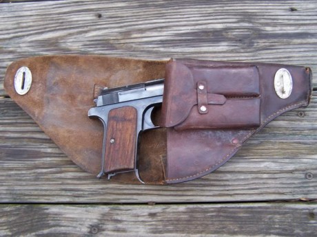 Hace unos días encontré por casualidad en una web extranjera un arma a la venta que hacía muchos años 22