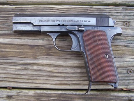 Hace unos días encontré por casualidad en una web extranjera un arma a la venta que hacía muchos años 20