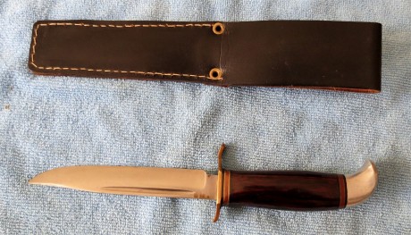 Hola,tengo este cuchillo "J.A. HELLBERG ESKILSTUNA SWEDEN"que era de mi suegro y lo quiero vender,pero 12
