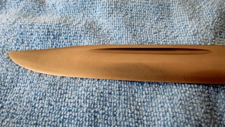 Hola,tengo este cuchillo "J.A. HELLBERG ESKILSTUNA SWEDEN"que era de mi suegro y lo quiero vender,pero 10