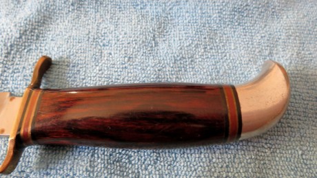 Hola,tengo este cuchillo "J.A. HELLBERG ESKILSTUNA SWEDEN"que era de mi suegro y lo quiero vender,pero 20