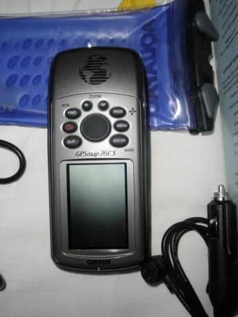 Vendo: GPS GARMIN-MAP 76 CS (COMO NUEVO)
Con:
* 2 soportes para coche (excelente sujección).
* 1 Cable 01