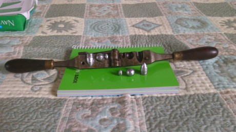 hola compañeros bueno,pues deciros que llego a mis manos una herramienta de fabricacion de proyectiles.

el 00