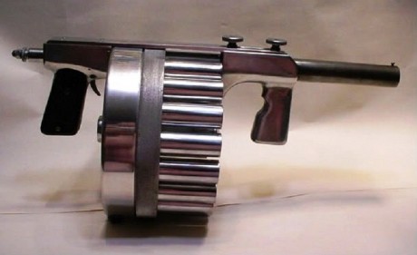 Hace unos días encontré por casualidad en una web extranjera un arma a la venta que hacía muchos años 31