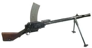 Hace unos días encontré por casualidad en una web extranjera un arma a la venta que hacía muchos años 100