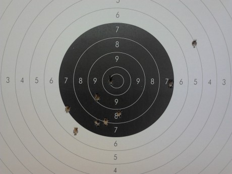 Con mi recién estrenada licencia f he adquirido mi primer arma, una xfive de segunda mano y aparentemente 151