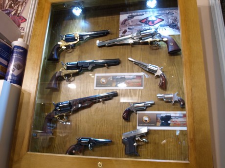 Tras años de espera y negociaciones, por fin se pusieron de acuerdo y se juntaron las dos ferias de armas 30