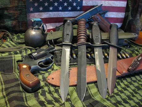Hola a todos, quiero compartir con vosotros algunas fotos de mis cuchillos militares americanos, cuando 10