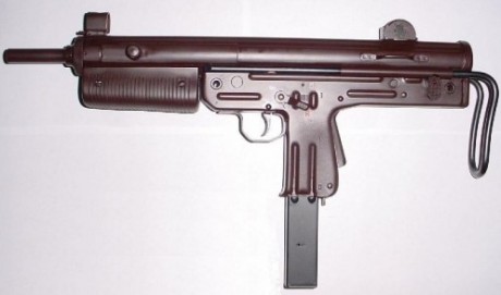 Hace unos días encontré por casualidad en una web extranjera un arma a la venta que hacía muchos años 100
