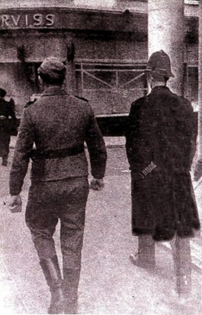 Hace unos días encontré por casualidad en una web extranjera un arma a la venta que hacía muchos años 72