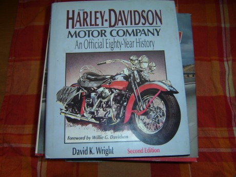 hola vendo estos tres libros , uno de fotografia erotica , otro de harley y otro de fotos harley , viejos 02