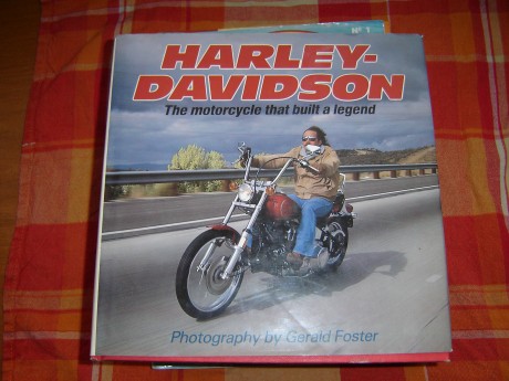 hola vendo estos tres libros , uno de fotografia erotica , otro de harley y otro de fotos harley , viejos 01
