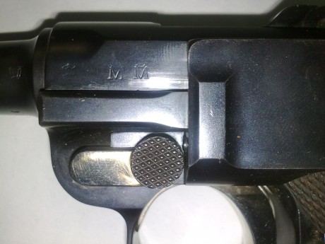 Saludos a todos, hace una semana aprox. os consulte sobre una dwm luger 9mm que es posible que compre. 01