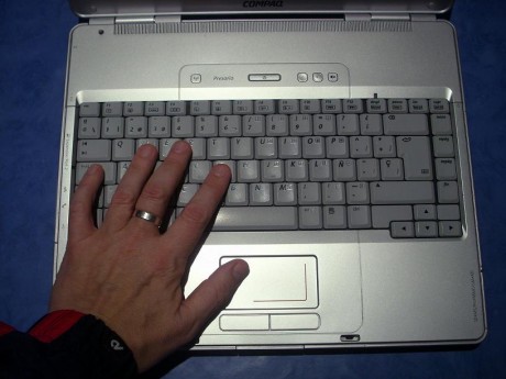 Hola!!!

Vendo ordenador portátil marca COMPAQ (Fabricado por HP Hewlett Packard) Modelo Presario M2000.

Sistema 12